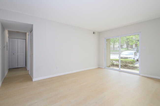 Oak Forest Apartments