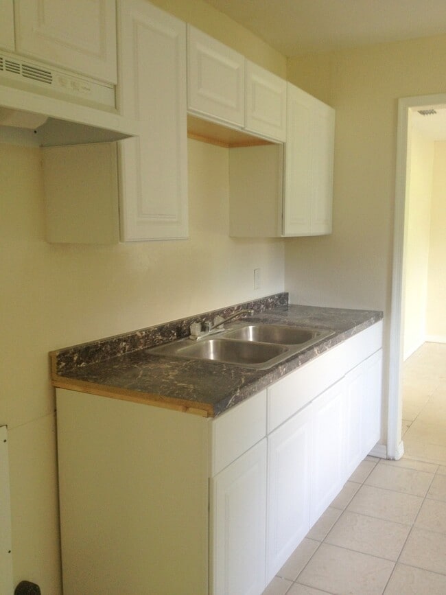 Quiet Dade City 3BR/1BA Block Home ! - Quiet Dade City 3BR/1BA Block Home !