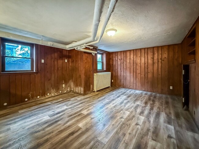 Photo - Updated 2 Bedroom Apartment Near UIUC – Convenient Location & Great Amenities