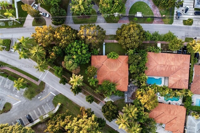 Photo - 1100 N Shore Dr