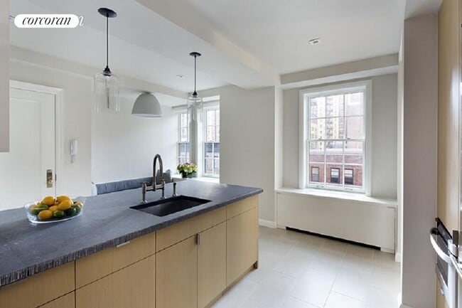 Photo - 141 E 88th St