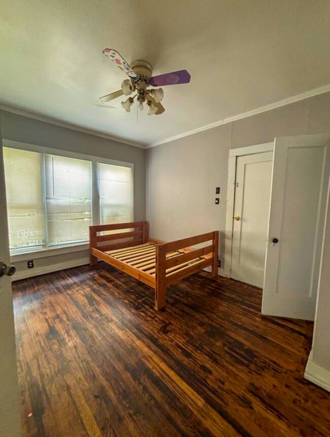 Photo - 1616 Campbell St