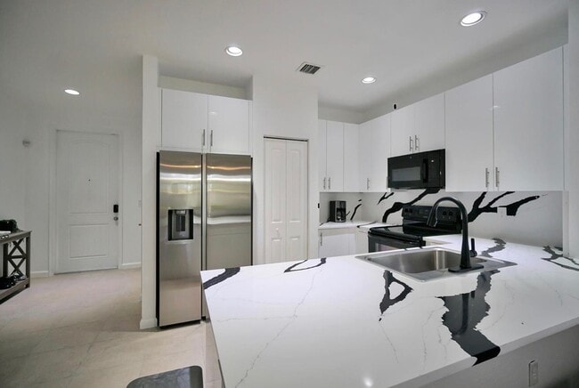 Photo - 378 NE 47th Pl