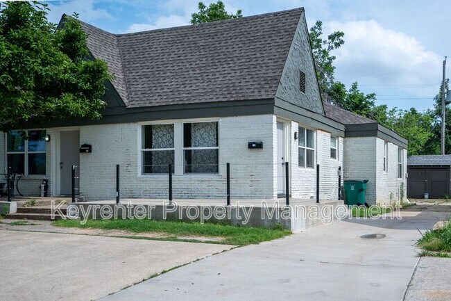 Photo - 116-118 NW 31st St Unidad 118 Rental