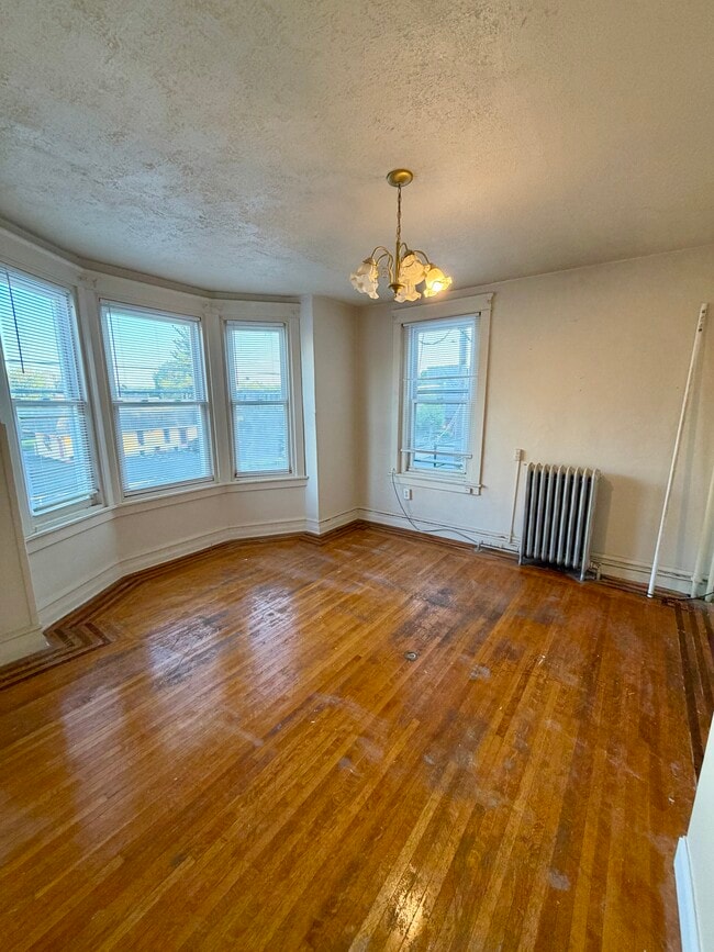 Building Photo - 147 W Buttonwood St Unit 2FL