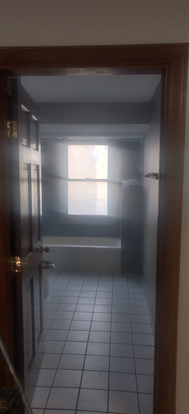 3245 Berwyn Pl Unit 2