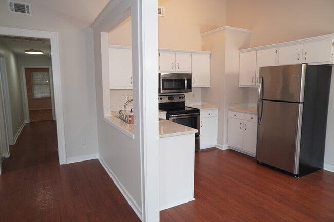 Photo - 1133 Oakcrest Dr
