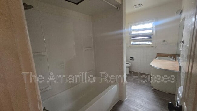 Photo - 3300 Fleetwood Dr