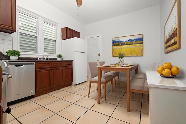 Photo - 187 Clerk St