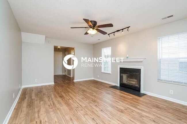 Photo - 3 Bedroom Pet-Friendly Home in Nashville, TN with Main Street Renewal
