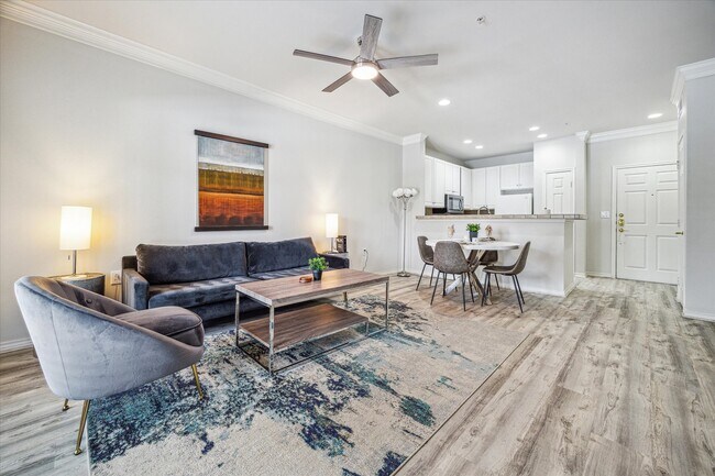 Photo - 2400 McCue Rd Unidad 344 Rental