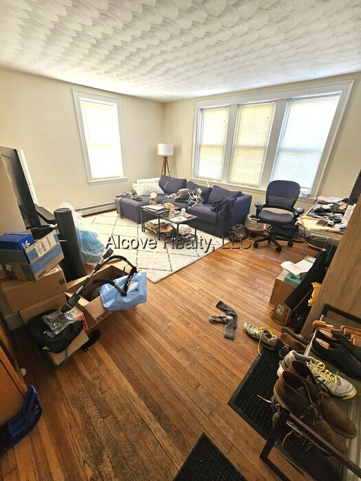 Building Photo - 38 Day St Unit 1 Rental