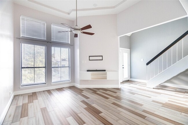 Building Photo - 3414 Country Club Dr W Unit 232