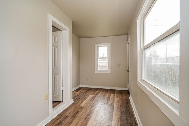 Photo - 2009 Sullivant Ave