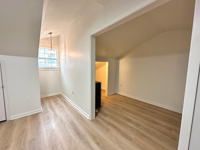 Photo - Garden District Studio Apartment, All Utilities Included! Unit B