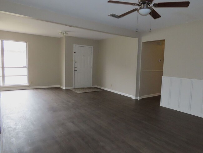 Photo - Spacious 3 Bedroom 2 Bathroom Home with LARGE Backyard!