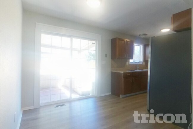 2286 Farnsworth Dr