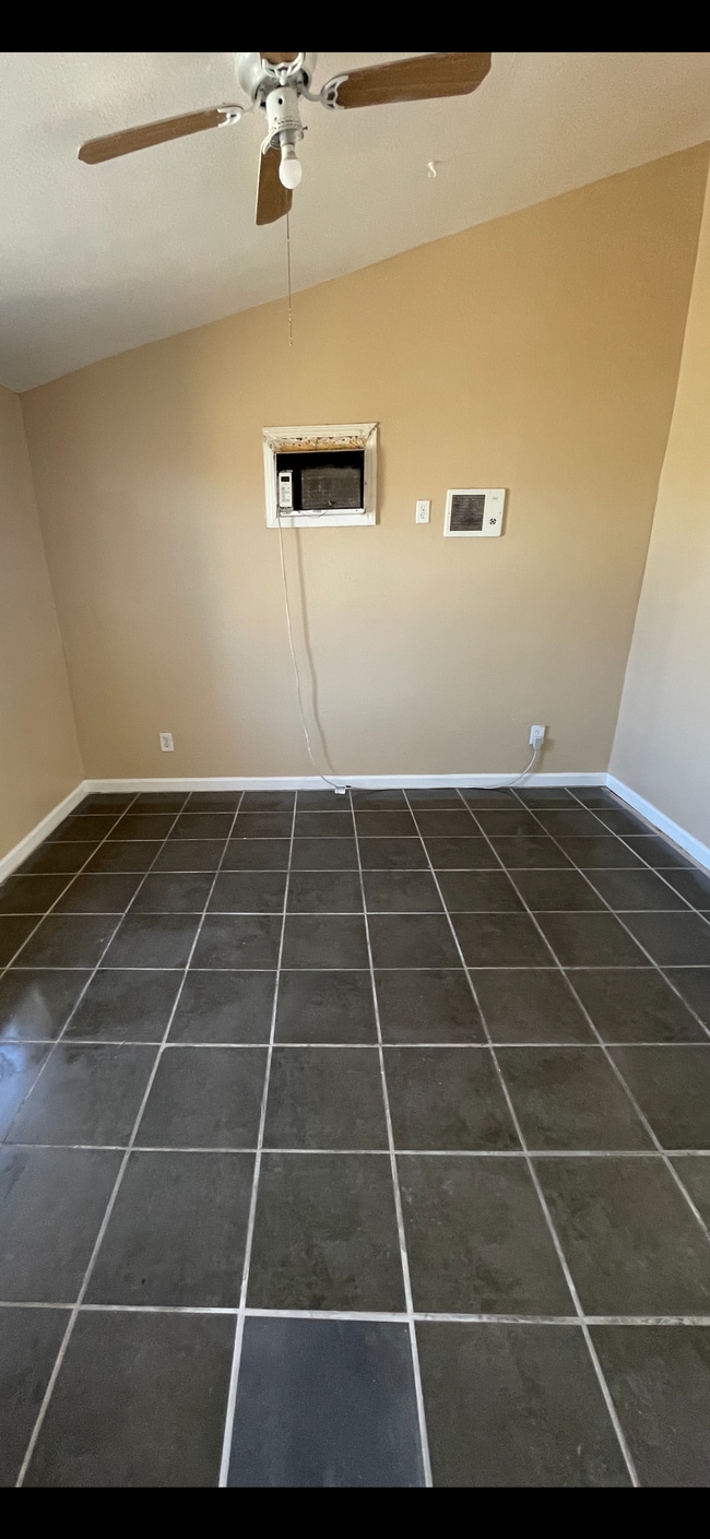 Photo - 1124 Laurel Ave