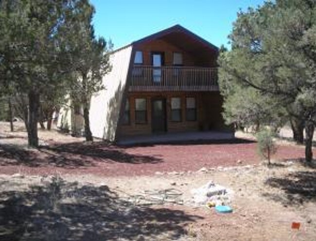 Building Photo - 3 Bedroom Home in Central Utah