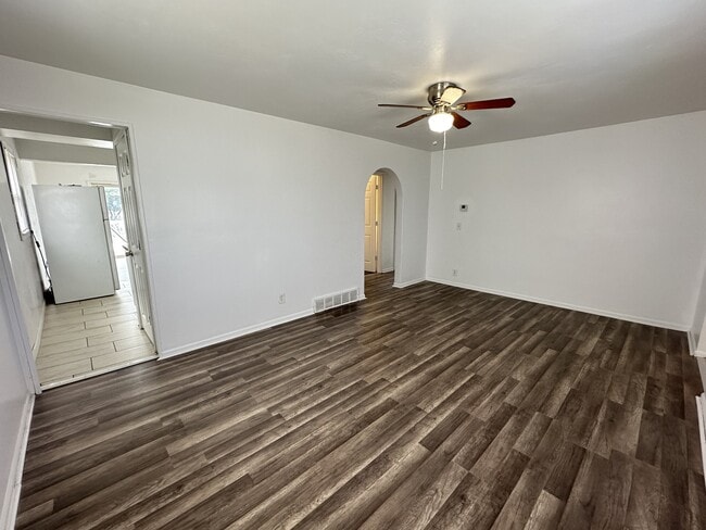 Photo - 1508 Midway Dr