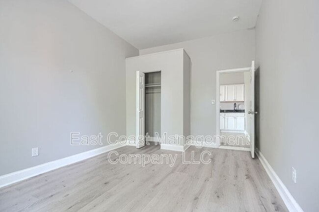 Photo - 332 S Franklintown Rd Unidad 2