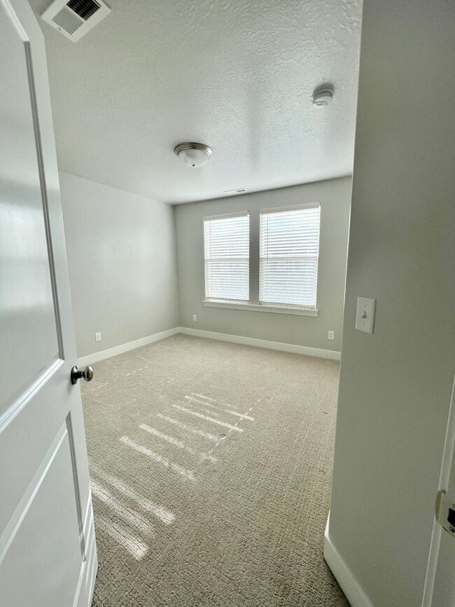 Photo - 1304 N Sage Dr