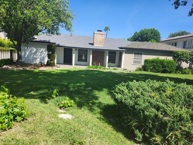 Building Photo - 2018 S 2nd Ave