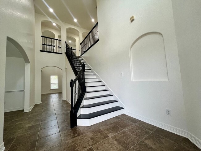 Photo - *Spacious 5 Bedroom, 3.5 Bath Home in Northeast San Antonio* minutes from Randolph AFB and Ikea!!