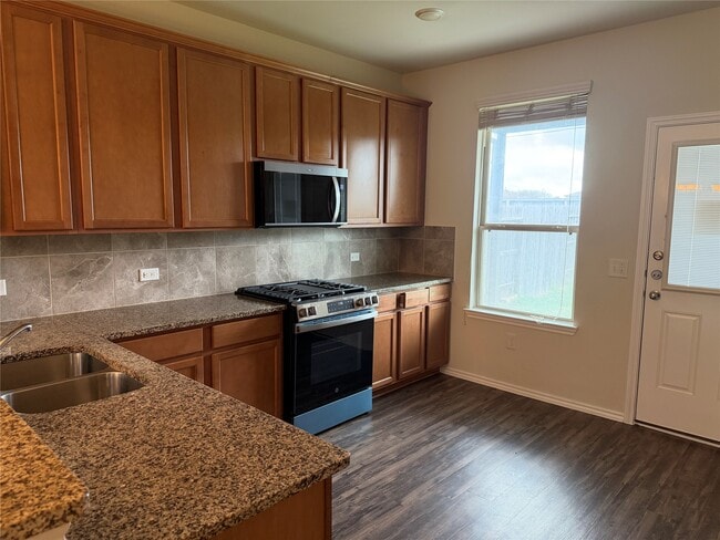 Photo - 15847 Smithland Dr