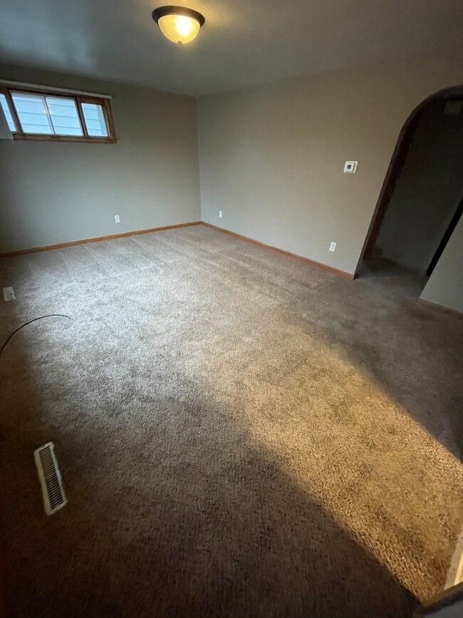 Photo - 706 2nd Ave NW Unidad Lower Level