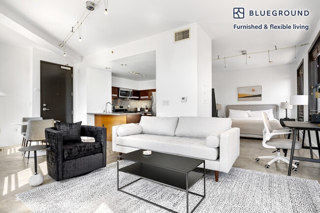 Photo - 810 S Spring St Unit FL11-ID1359