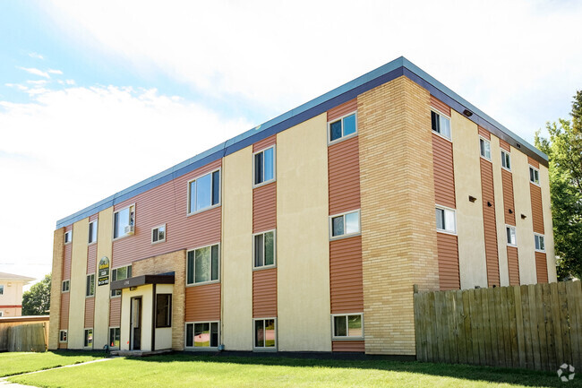 Fargo, ND Birchwood Apartments | Exterior - Birchwood 1 Rental