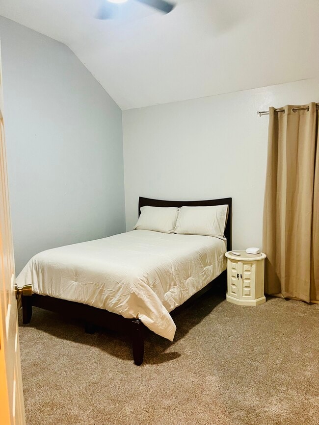 Photo - 304 Gleeson Ct