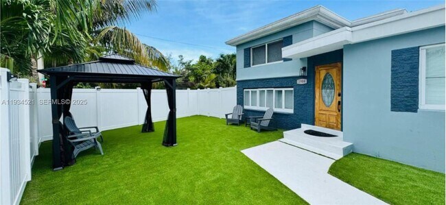 Building Photo - 1904 SW 28th St Unit N/A