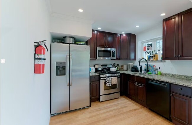 Photo - 1340 W St NE Townhome