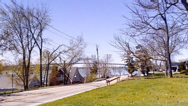 Photo - 1894 E River Rd