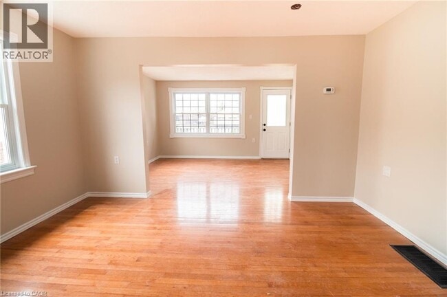 Photo - 539 Woodlawn Rd