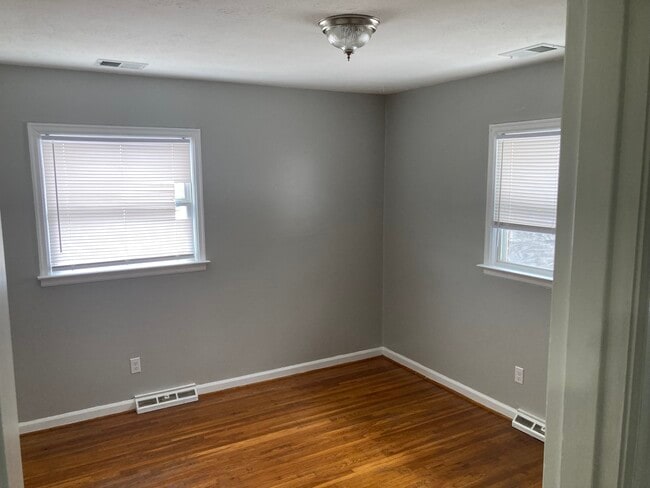 Photo - 2039 Nashville Ct Unit Side