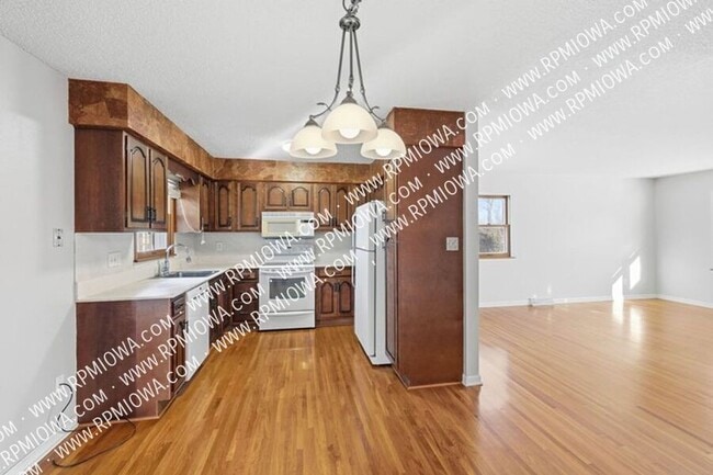 Photo - 3212 Ashwood Dr