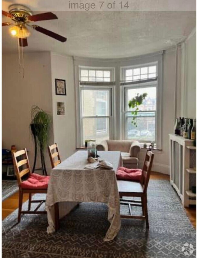 Building Photo - 1675 Beacon St Unit 4 Rental