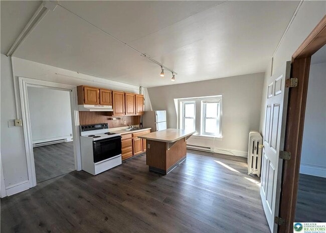 Photo - 168 W Main St Unit 3F