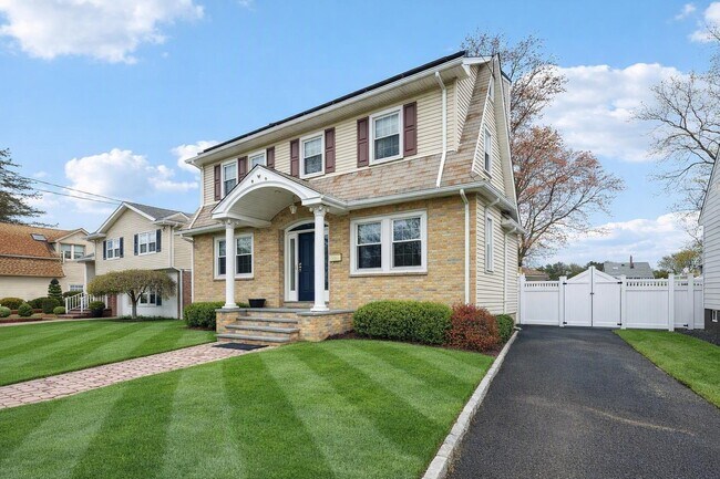 Photo - 48 Marinus St