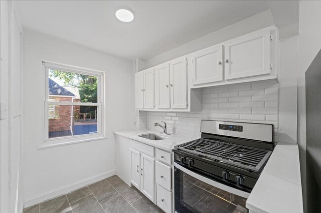 3847-3849 Beechwood Blvd