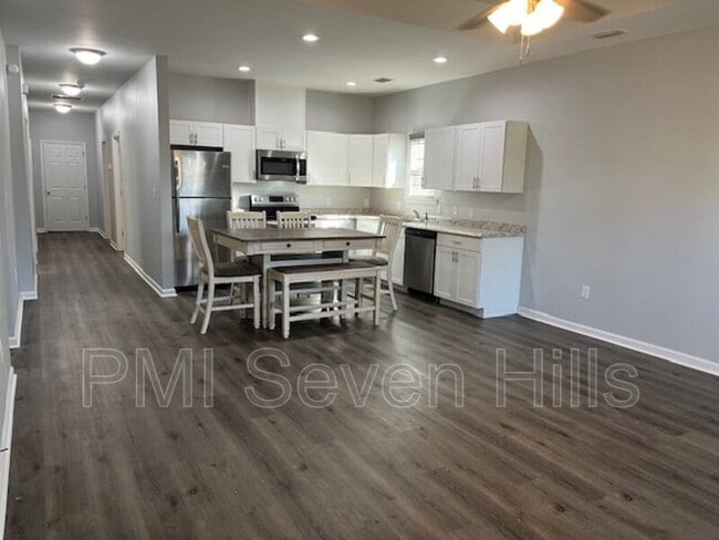 Photo - 1725 Holton St