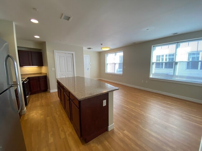 Building Photo - 20 Pond St Unit 108