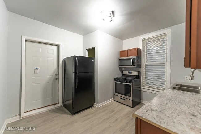 Photo - 1932 W 22nd Pl