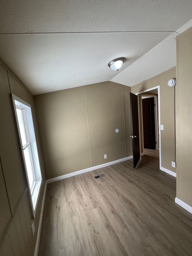 Photo - 1582 Hill Rd