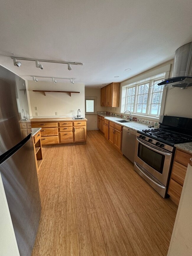 Building Photo - 2 Quechee Rd Unit 1