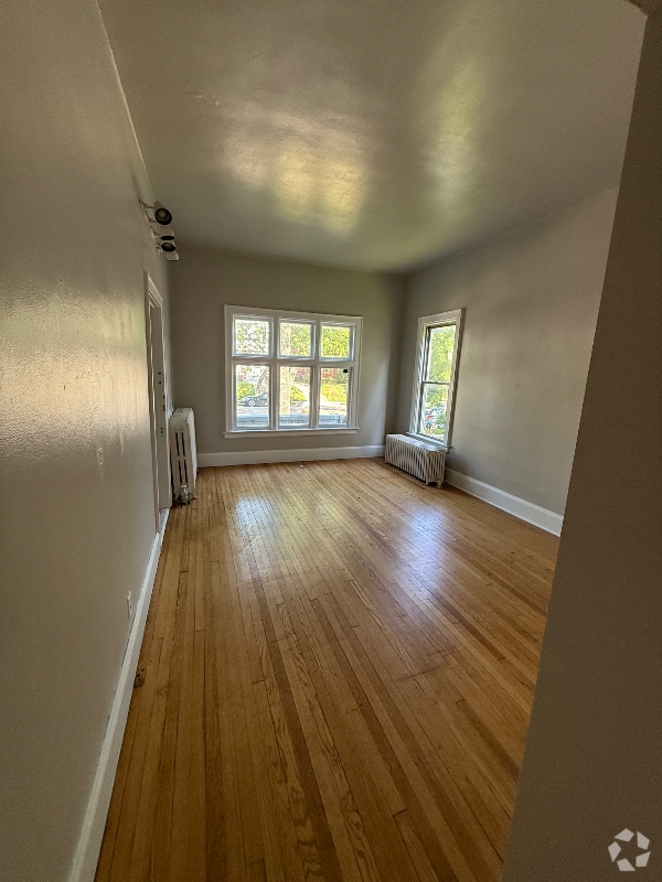 Building Photo - 2833 N Downer Ave Rental