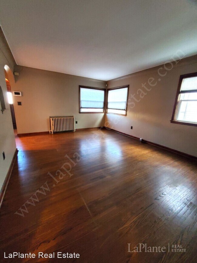 Photo - 3 br, 2 bath House - 3905 Bellevue Rd.